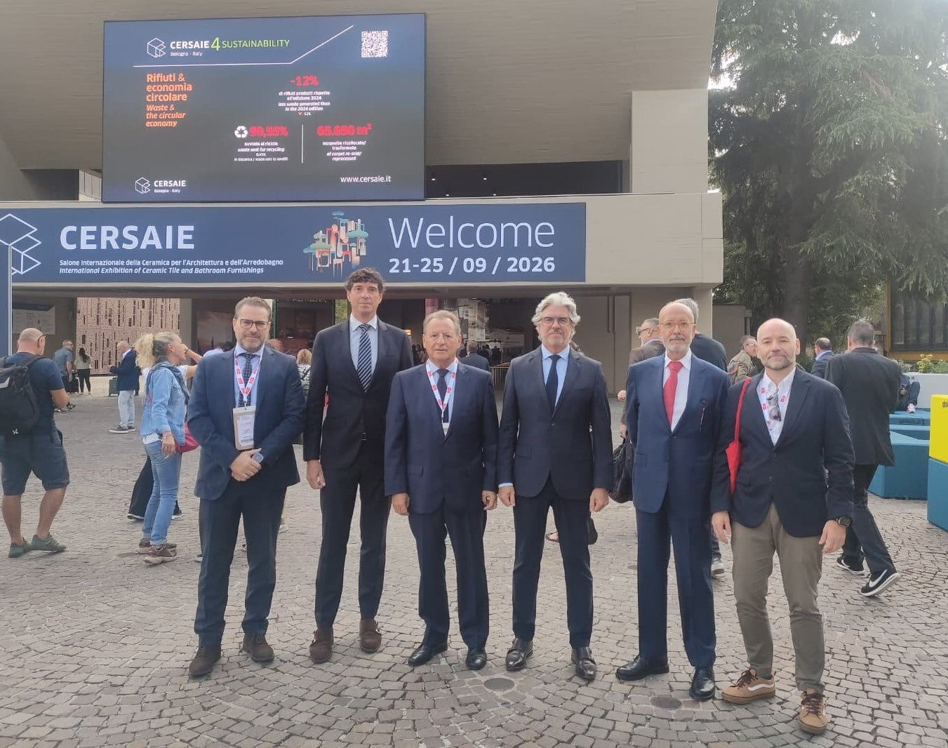 El Consell reclama al Gobierno que defienda en Bruselas a la industria cerámica de Castellón El Consell reclama al Gobierno que defienda en Bruselas a la industria cerámica de Castellón