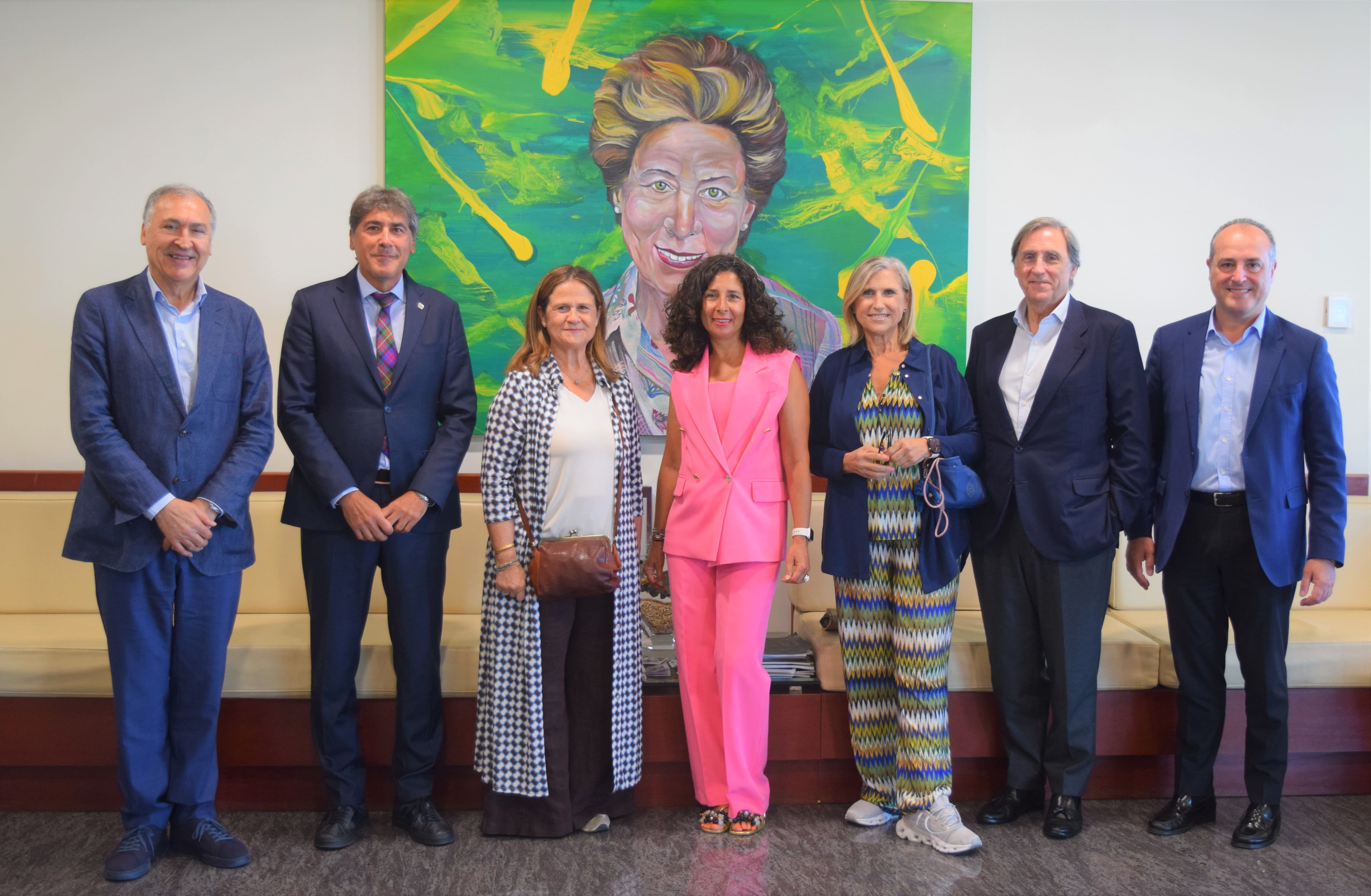 Gullón recibe la visita de Pascual para compartir sinergias del modelo de empresa familiar de Castilla y León Gullón recibe la visita de Pascual para compartir sinergias del modelo de empresa familiar de Castilla y León