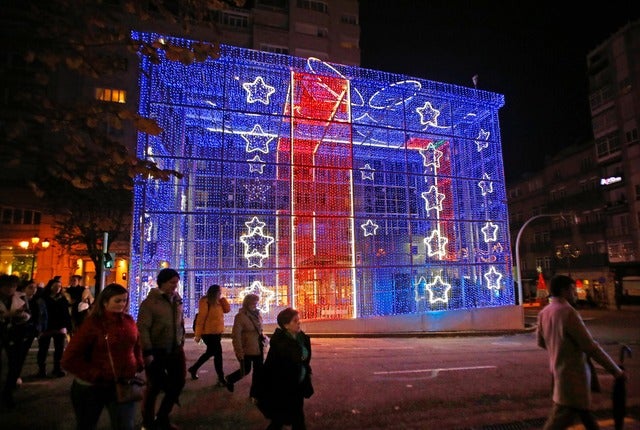 Comienza la instalación del gran regalo de la Navidad 2026 Comienza la instalación del gran regalo de la Navidad 2026
