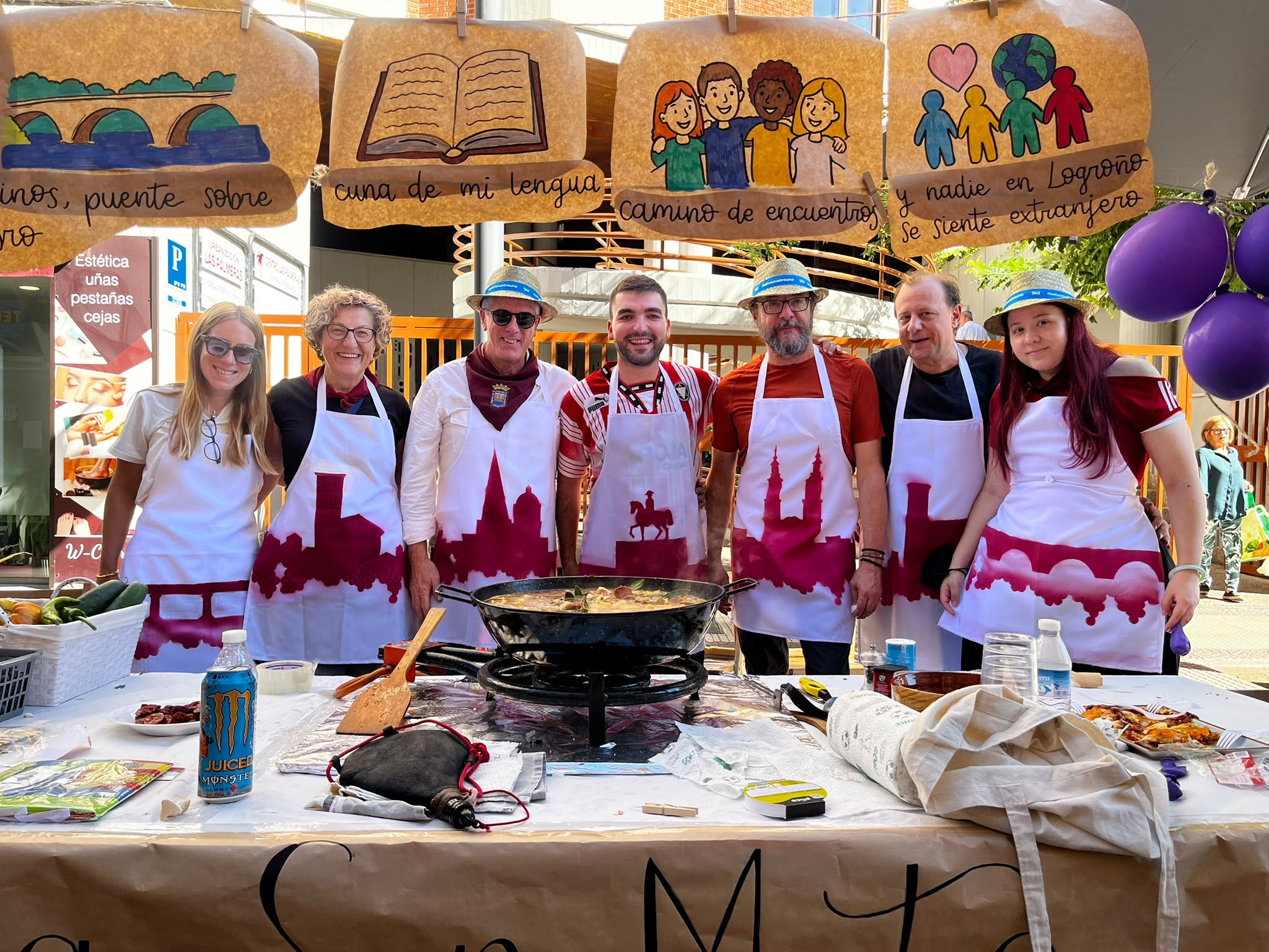 150 cuadrillas despliegan sus recetas y decoraciones en el XVII Concurso de Calderetas 150 cuadrillas despliegan sus recetas y decoraciones en el XVII Concurso de Calderetas