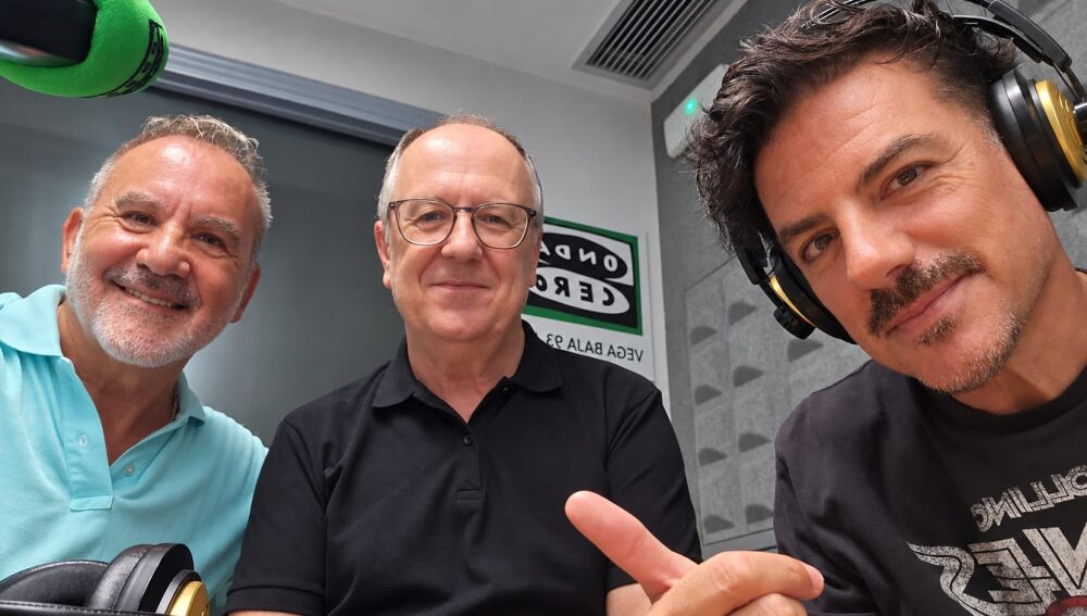 Juanma Fabregat y Valentín Paredes en los estudios de Onda Cero Vega Baja