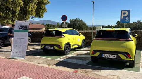 La Junta impulsa la movilidad sostenible en Sierra de Gata con tres puntos de recarga y dos vehículos eléctricos compartidos La Junta impulsa la movilidad sostenible en Sierra de Gata con tres puntos de recarga y dos vehículos eléctricos compartidos
