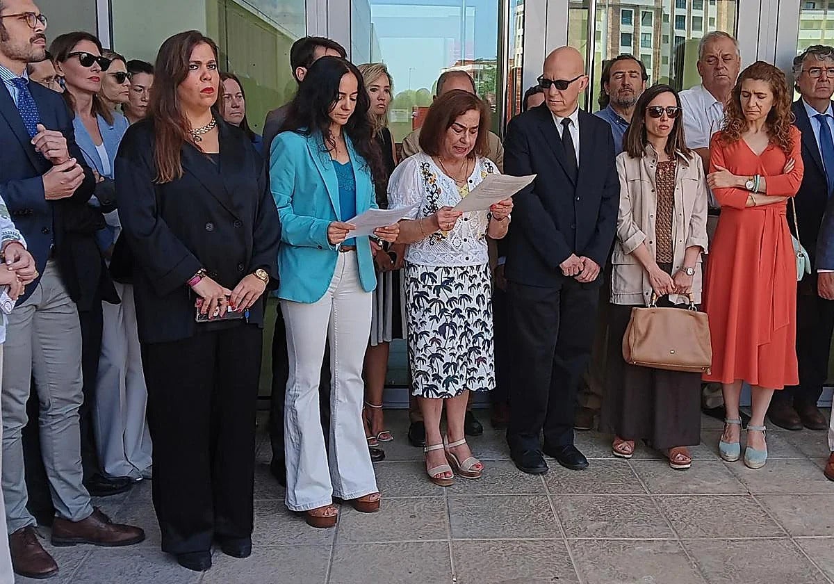 Tres asociaciones judiciales muestran su "respaldo y solidaridad" a Beatriz Biedma Tres asociaciones judiciales muestran su "respaldo y solidaridad" a Beatriz Biedma