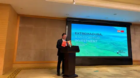 Más de cien empresas Chinas participan en Pekín en el foro 'Las oportunidades de inversión en Extremadura' Más de cien empresas Chinas participan en Pekín en el foro 'Las oportunidades de inversión en Extremadura'