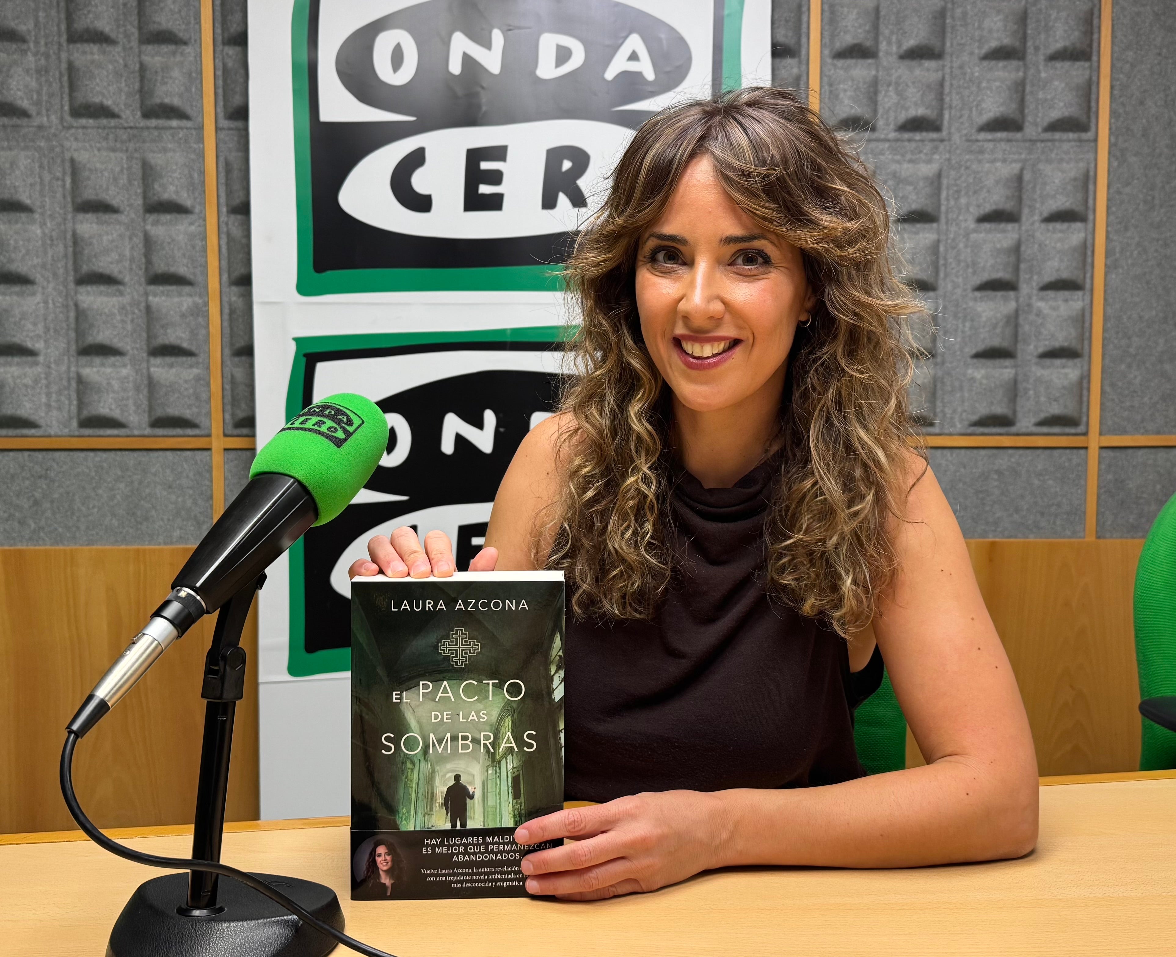 La trilogía de los pactos de Laura Azcona llega a su final con ‘El pacto de las sombras’ La trilogía de los pactos de Laura Azcona llega a su final con ‘El pacto de las sombras’