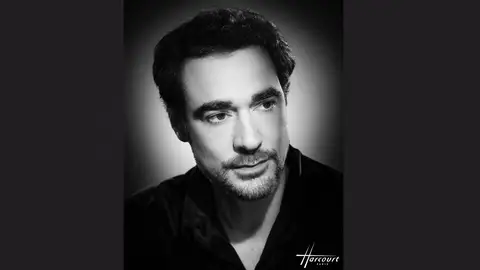 Muere Arnaud Denid, el actor francés de 'Yves Saint Laurent', tras recibir la eutanasia en Bélgica Muere Arnaud Denid, el actor francés de 'Yves Saint Laurent', tras recibir la eutanasia en Bélgica