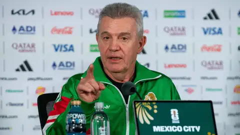 El Valencia hace ofical la llegada de Javier Aguirre hasta final de temporada El Valencia hace ofical la llegada de Javier Aguirre hasta final de temporada