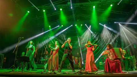 Acetre celebra su 50º aniversario junto a invitados y amigos en un concierto en el Teatro López de Ayala de Badajoz Acetre celebra su 50º aniversario junto a invitados y amigos en un concierto en el Teatro López de Ayala de Badajoz