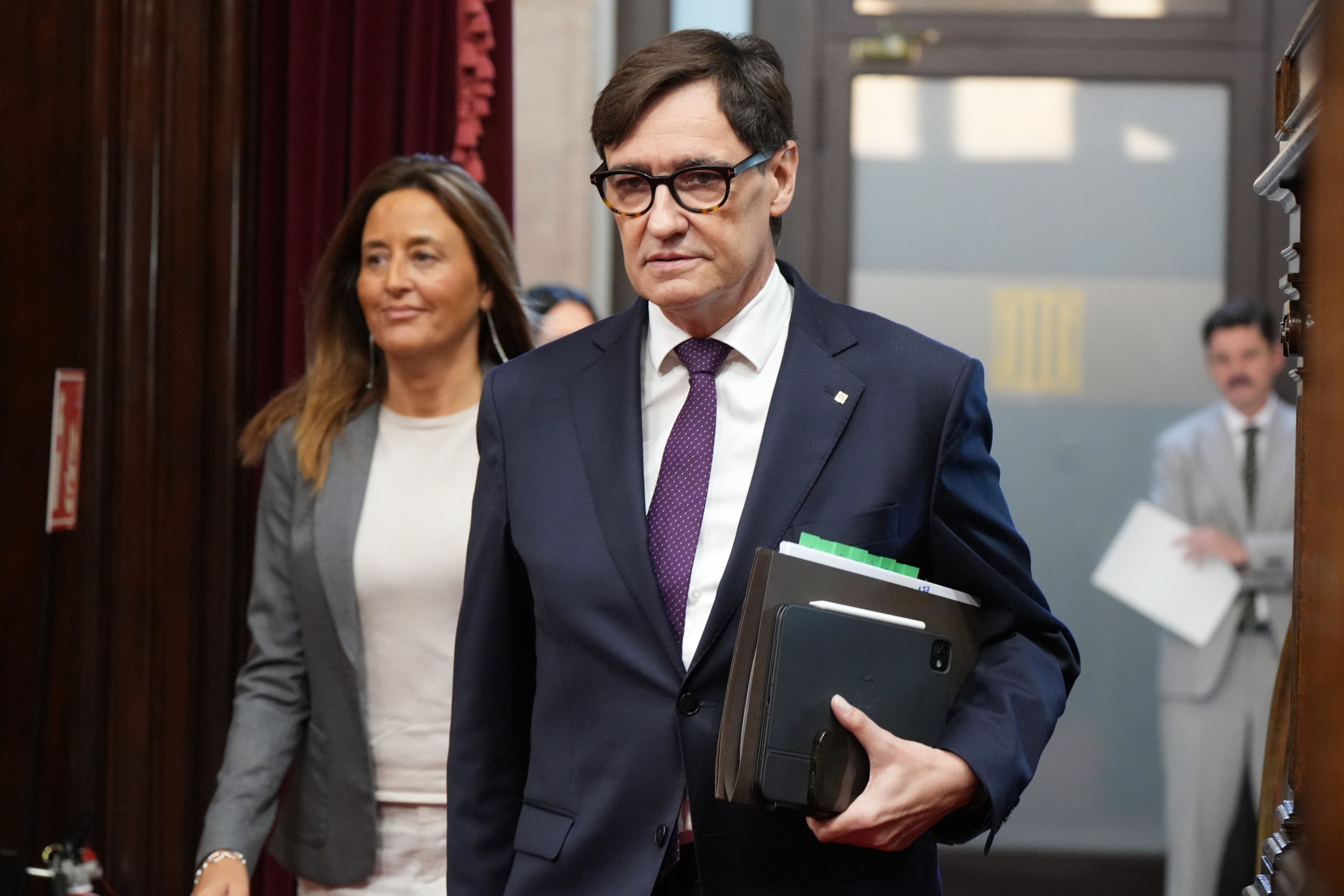 Illa tanca files amb Niubó davant l'oposició i culpa càrrecs tècnics de l'error de PISA Illa tanca files amb Niubó davant l'oposició i culpa càrrecs tècnics de l'error de PISA