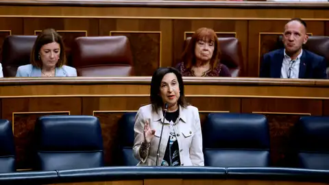La ministra de Defensa, Margarita Robles, interviene en la sesión de control al Gobierno en el Congreso. La ministra de Defensa, Margarita Robles, interviene en la sesión de control al Gobierno en el Congreso.