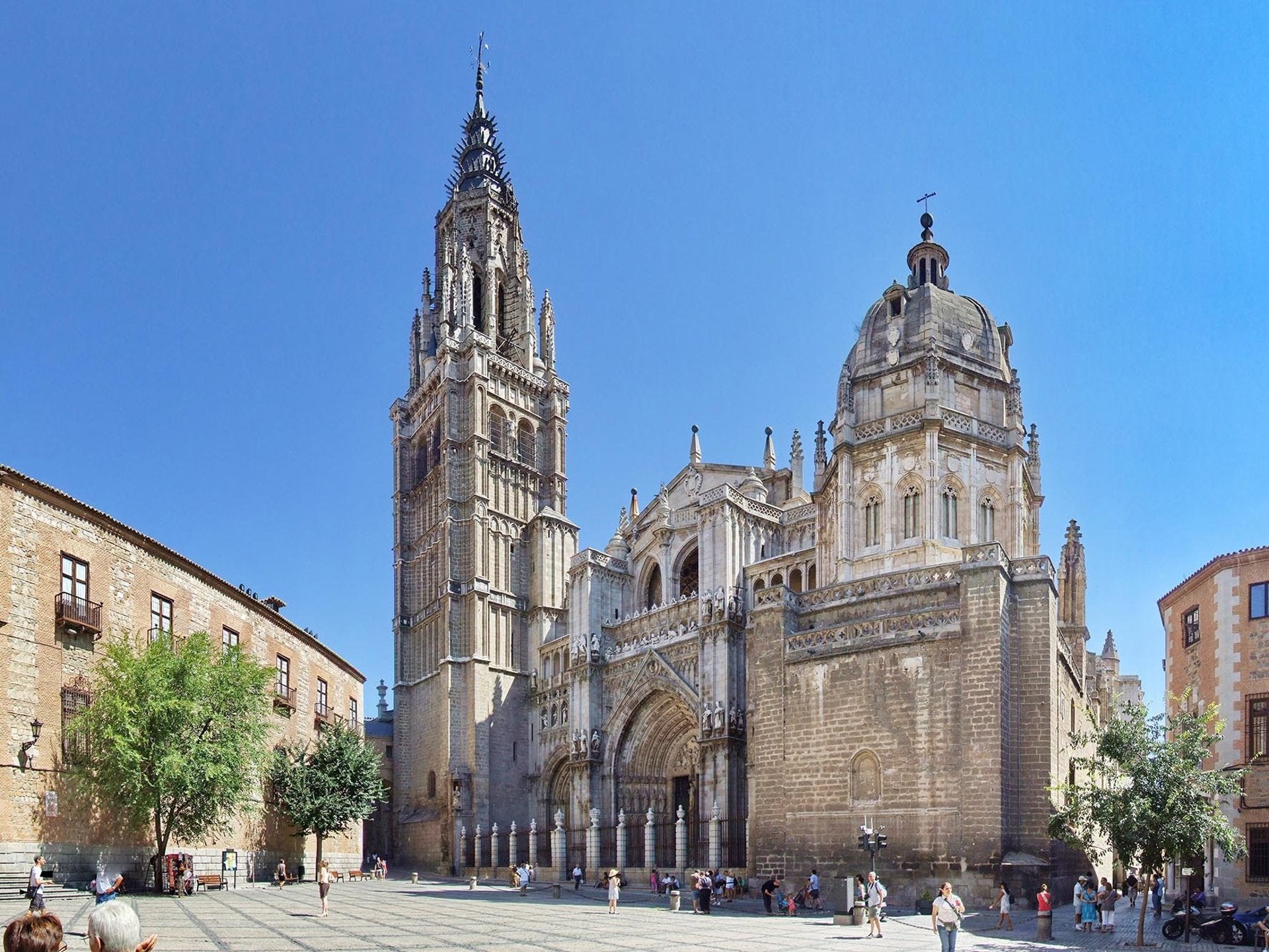 La catedral de Toledo, en cerámica de cuerda seca La catedral de Toledo, en cerámica de cuerda seca