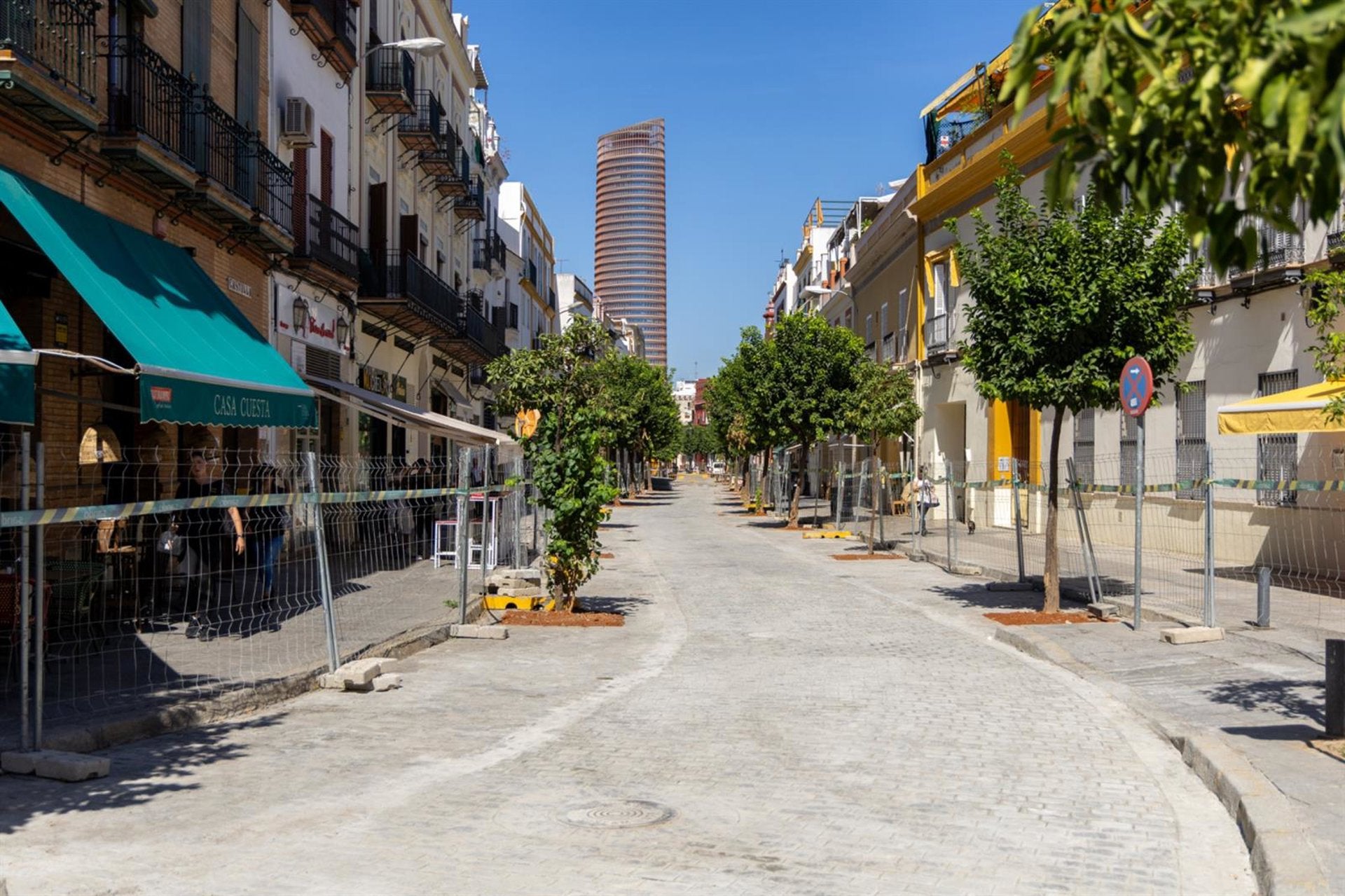 Finalizan las obras de la calle Castilla, que seguirá cortada por el proceso de fraguado del adoquín de Gerena Finalizan las obras de la calle Castilla, que seguirá cortada por el proceso de fraguado del adoquín de Gerena