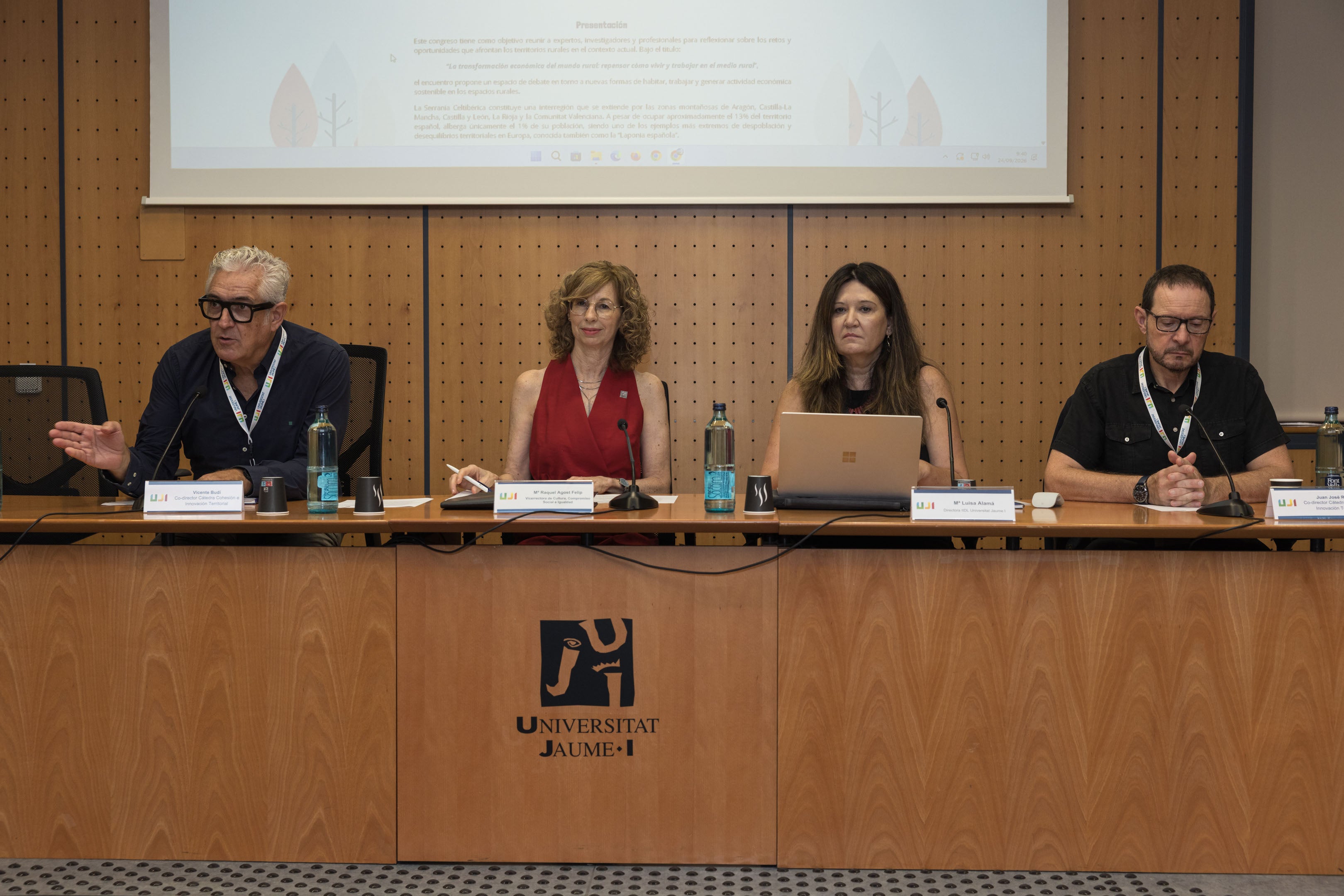 La UJI reúne a expertos de todo el Estado para abordar la transformación económica y los nuevos retos del mundo rural La UJI reúne a expertos de todo el Estado para abordar la transformación económica y los nuevos retos del mundo rural