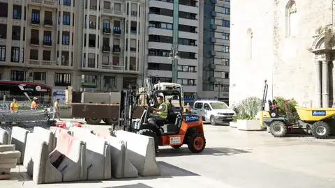 Los operarios ya están trabajando en la Plaza de San Agustín. Los operarios ya están trabajando en la Plaza de San Agustín.