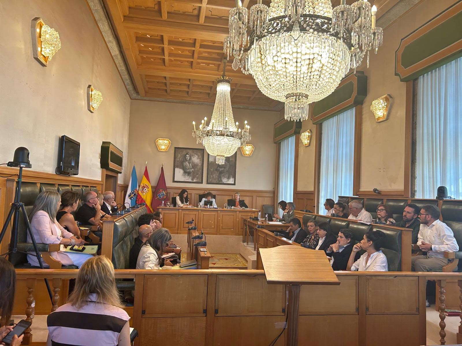Santiago suspende su relación con Fly2Galicia hasta aclarar sus posibles vínculos con Israel Santiago suspende su relación con Fly2Galicia hasta aclarar sus posibles vínculos con Israel