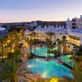 El Hotel H10 Estepona Palace en Estepona, uno de los mejores de España para hacer una escapada con cena, según Aladinia.com