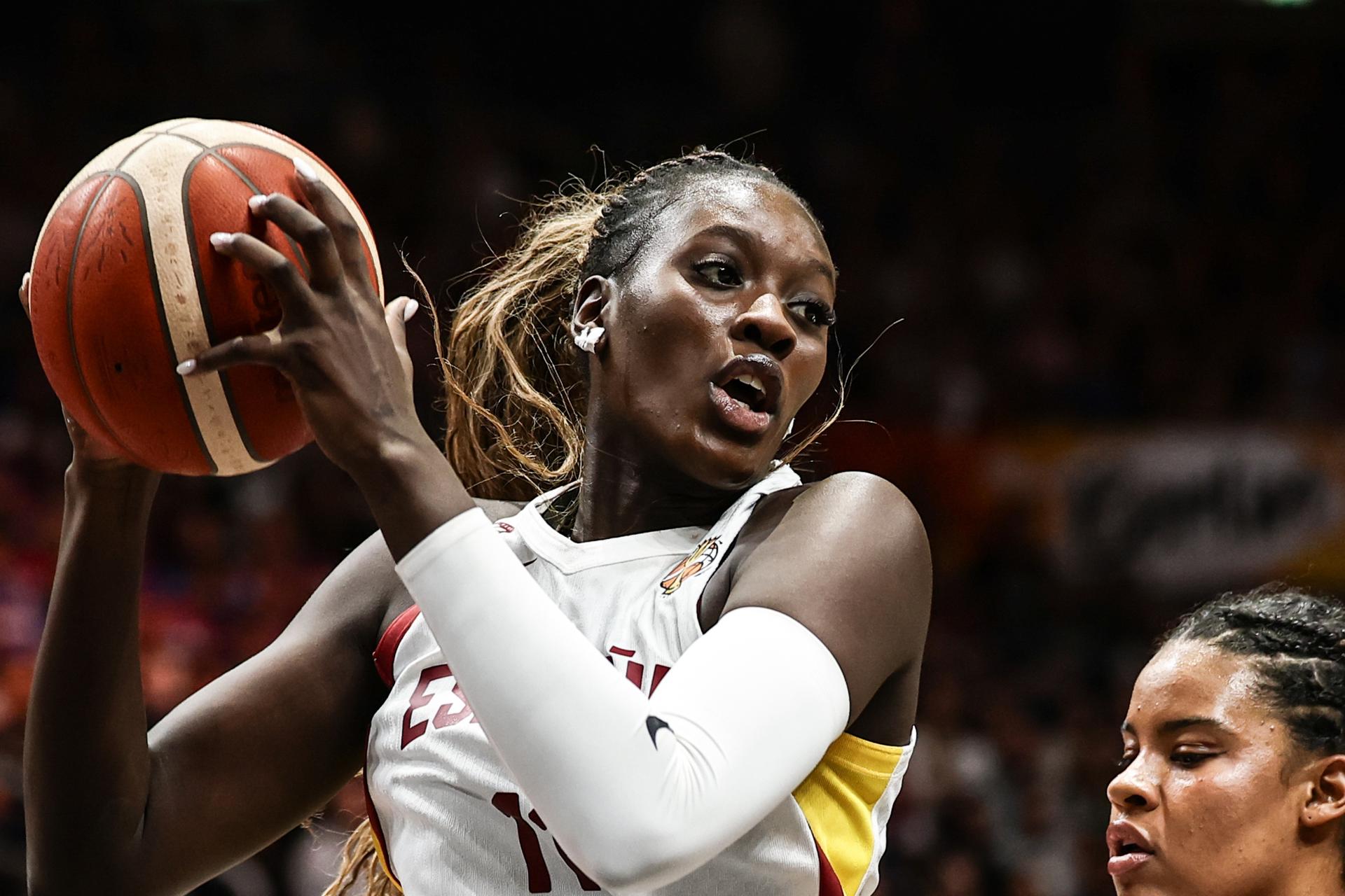 Awa Fam cierra su primera temporada en la WNBA con números de récord Awa Fam cierra su primera temporada en la WNBA con números de récord