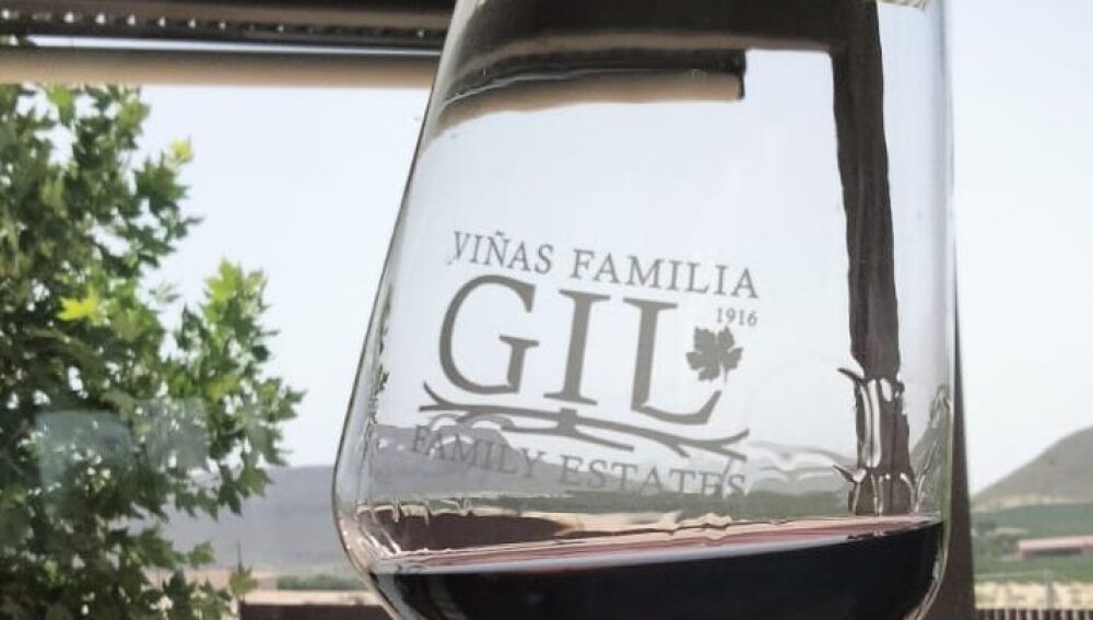 Bodegas Familia Gil ofrecerá una degustación de sus mejores vinos en el IX Torneo de Golf Onda Cero Vega Baja que se disputa este sábado en Vistabella Golf