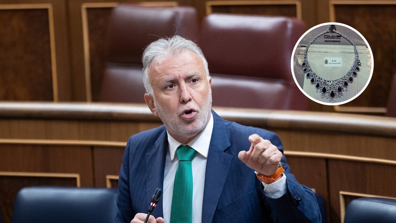 Montaje de Ángel Víctor Torres y una de las joyas encontradas en el registro a Zapatero. Montaje de Ángel Víctor Torres y una de las joyas encontradas en el registro a Zapatero.