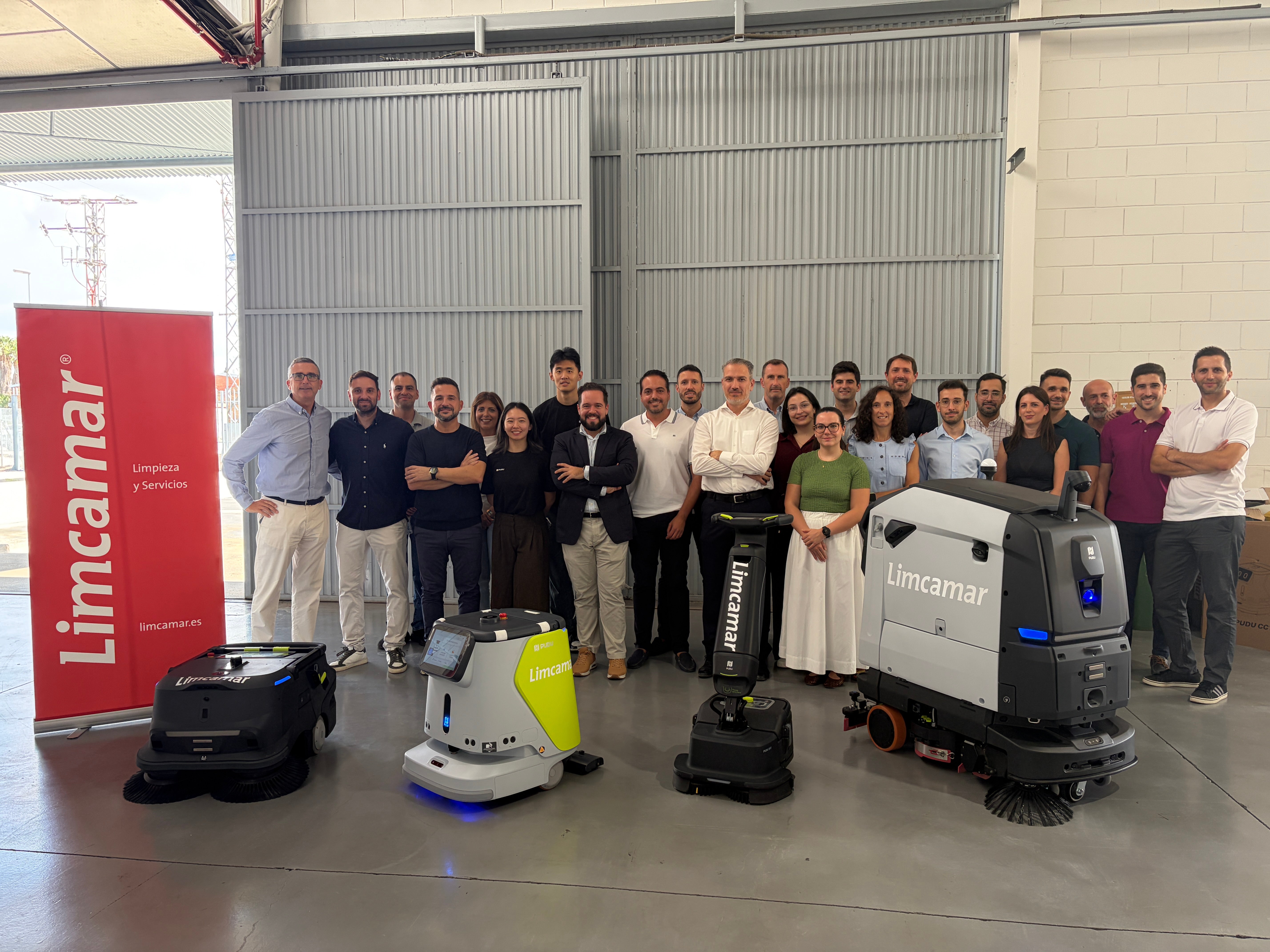 Limcamar acoge la presentación del robot autónomo PUDU BG1 Limcamar acoge la presentación del robot autónomo PUDU BG1