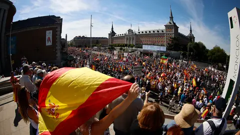 Marcha en apoyo de la defensa de Ceuta y para exigir la convocatoria de elecciones generales convocada por la plataforma Sociedad Civil Española este sábado, en Madrid. Marcha en apoyo de la defensa de Ceuta y para exigir la convocatoria de elecciones generales convocada por la plataforma Sociedad Civil Española este sábado, en Madrid.