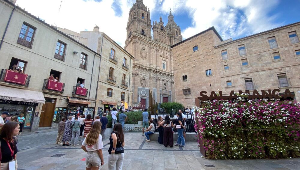 Nuestro Padre Jesús Flagelado, entre la Clerecía y la Casa de las Conchas