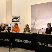 María del Mar Vaquero (centro), Rubén Amón, Carmen Morte y los colaboradores del programa María del Mar Vaquero (centro), Rubén Amón, Carmen Morte y los colaboradores del programa