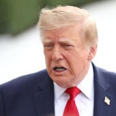 El presidente de Estados Unidos, Donald Trump, antes de subir al helicóptero