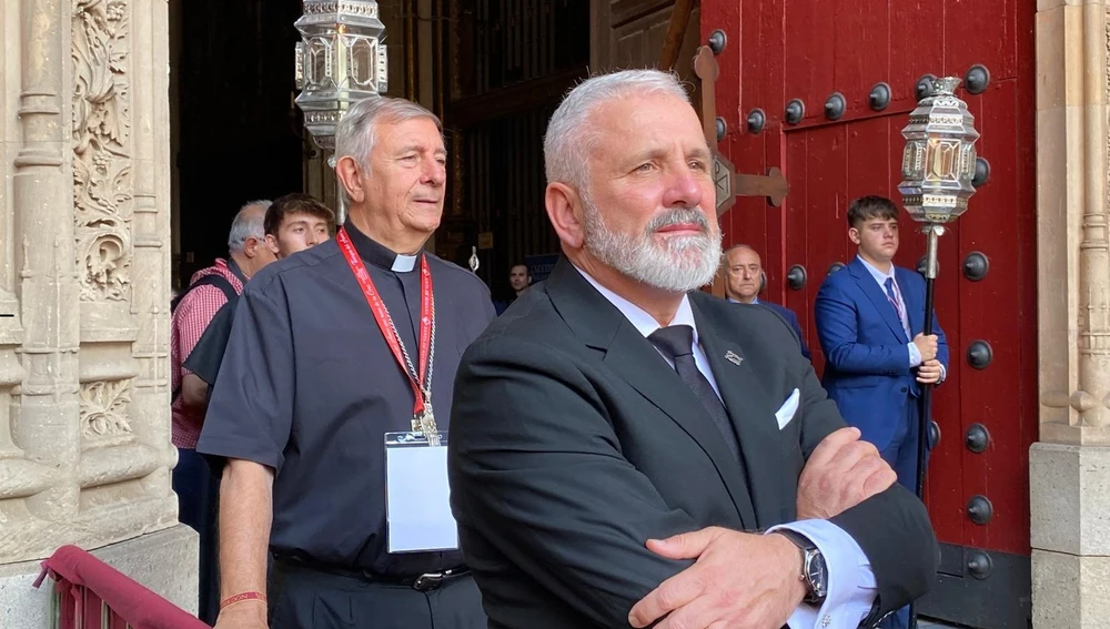 Retana y Hernández, en la salida Retana y Hernández, en la salida