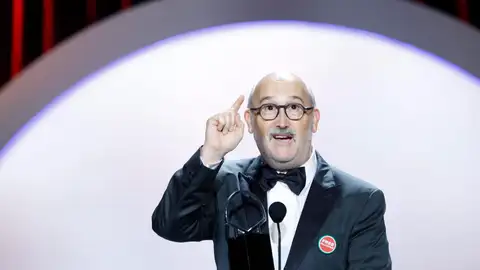 Javier Cámara logra la Concha de Plata a la mejor interpretación de reparto por su papel en la película ´5 minutos mas´ Javier Cámara logra la Concha de Plata a la mejor interpretación de reparto por su papel en la película ´5 minutos mas´