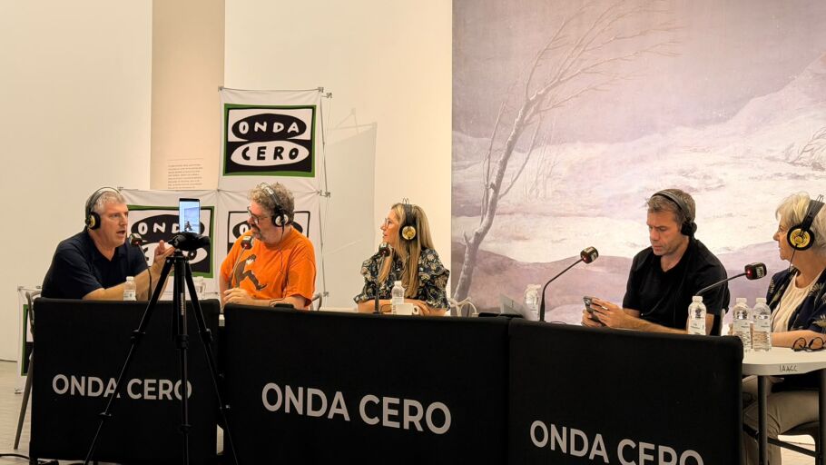 Mar Vaquero, Carmen Morte, Rub&eacute;n Am&oacute;n y los colaboradores del programa