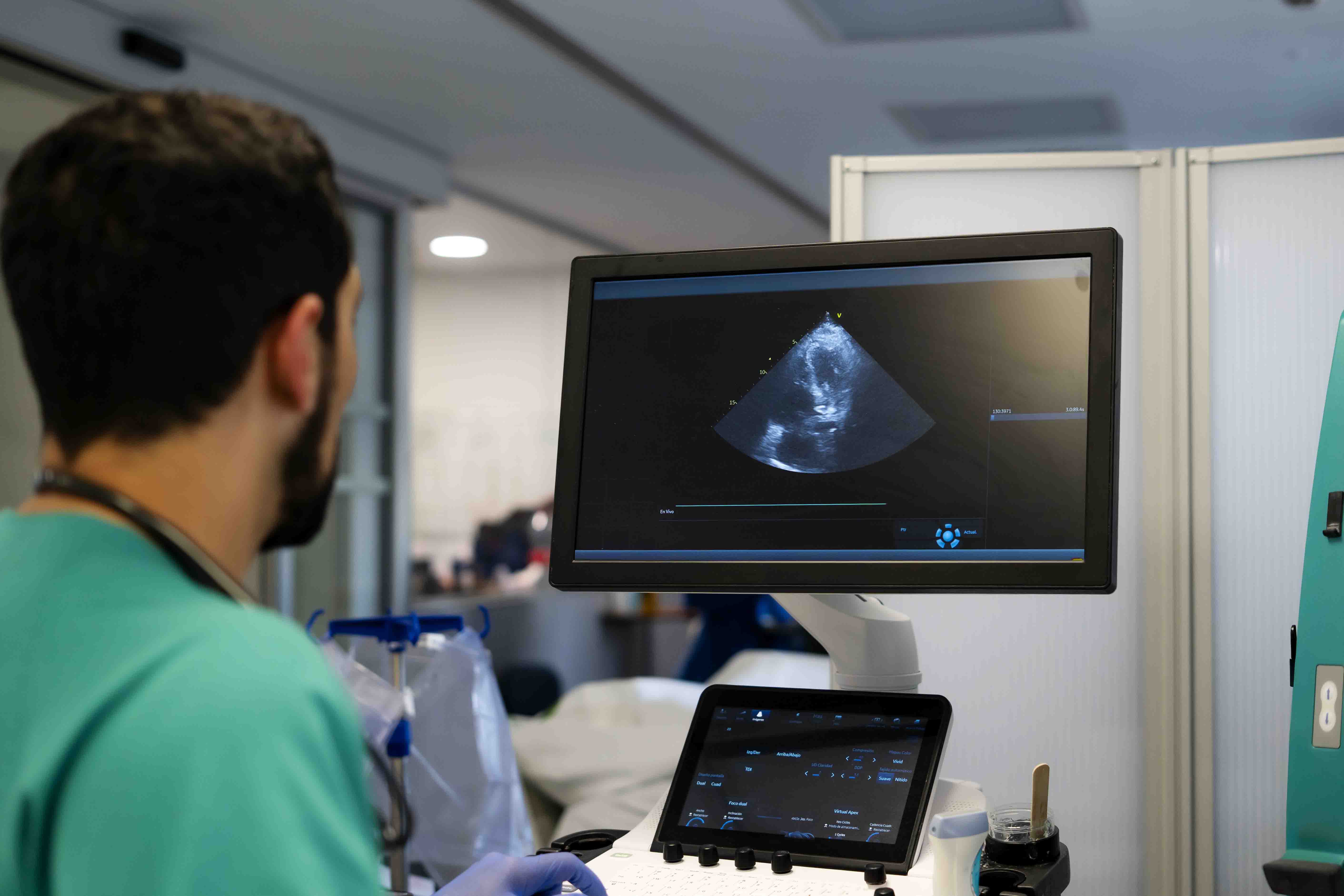 Las enfermedades cardiovasculares causan una de cada cuatro muertes en España y se sitúan como la segunda gran causa de mortalidad Las enfermedades cardiovasculares causan una de cada cuatro muertes en España y se sitúan como la segunda gran causa de mortalidad