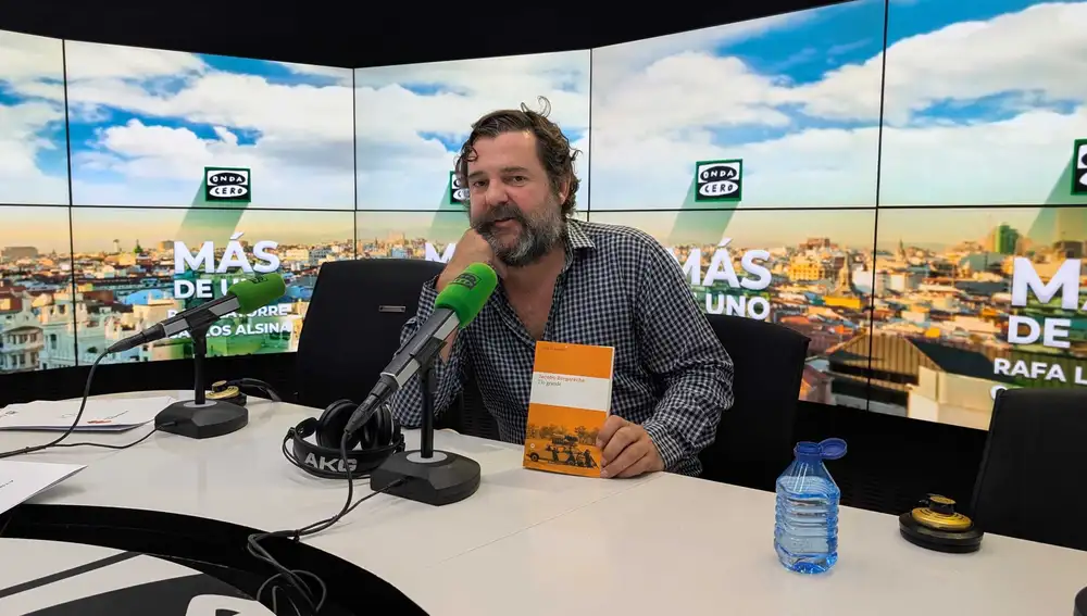 Jacobo Bergareche con su nuevo libro 'Tio grande' Jacobo Bergareche con su nuevo libro 'Tio grande'