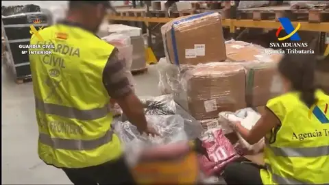 Intervenidas 10.600 prendas falsificadas en la provincia procedentes de envíos internacionales Intervenidas 10.600 prendas falsificadas en la provincia procedentes de envíos internacionales