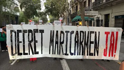 Manifestants tallen diversos carrers de Barcelona per reclamar l’aprovació del decret d’habitatge Manifestants tallen diversos carrers de Barcelona per reclamar l’aprovació del decret d’habitatge