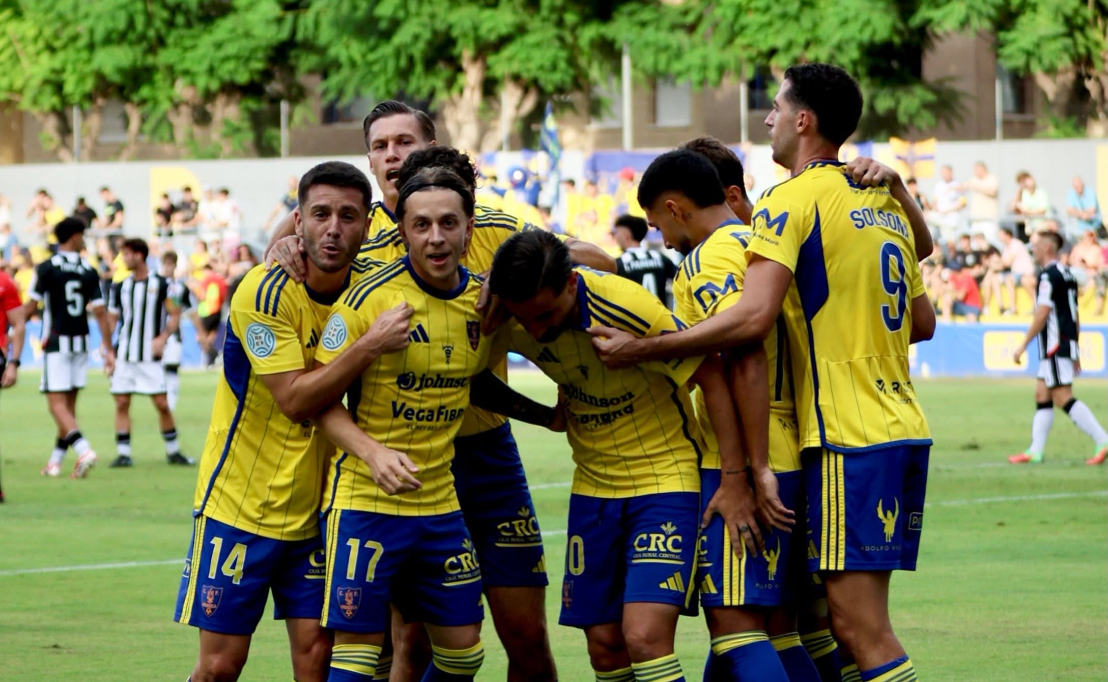 El Orihuela CF paga sus errores ante el Castellón B pese a un buen inicio de partido El Orihuela CF paga sus errores ante el Castellón B pese a un buen inicio de partido