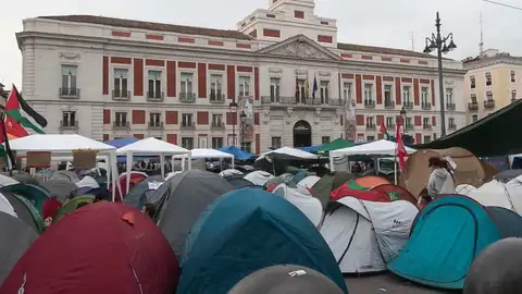 La acampada de Sol por la vivienda La acampada de Sol por la vivienda