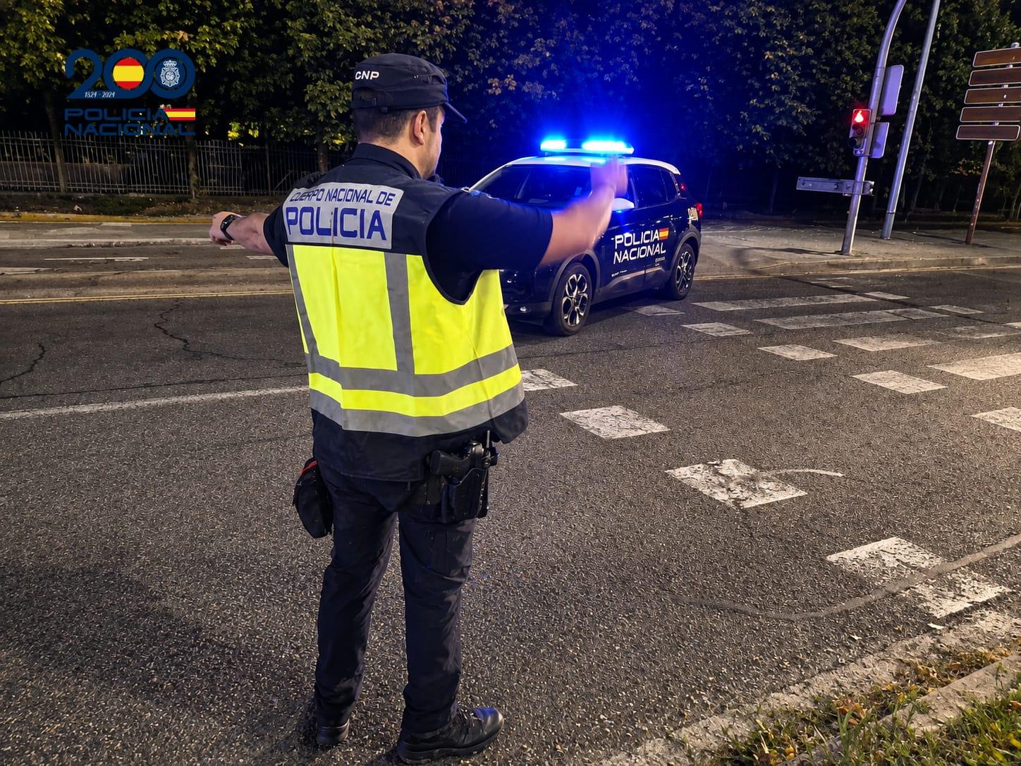 La Policía Nacional detiene en Palencia a un hombre que intentó huir en un vehículo sustraído La Policía Nacional detiene en Palencia a un hombre que intentó huir en un vehículo sustraído