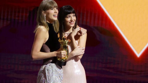 Taylor Swift y Dakota Johnson MTV VMAs 2026