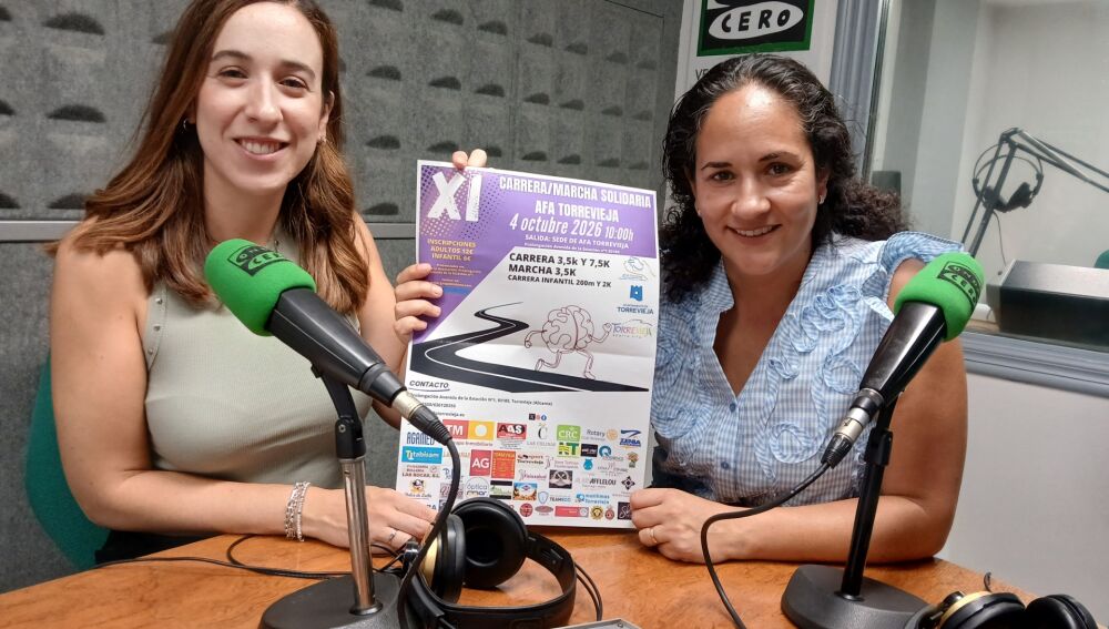 Lidia Navarro, directora de AFA Torrevieja y Gema Negrete, coordinadora y terapeuta ocupacional del centro