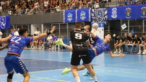 Imagen del Club Balonmano Petrer-BM Elda CEE. Imagen del Club Balonmano Petrer-BM Elda CEE.