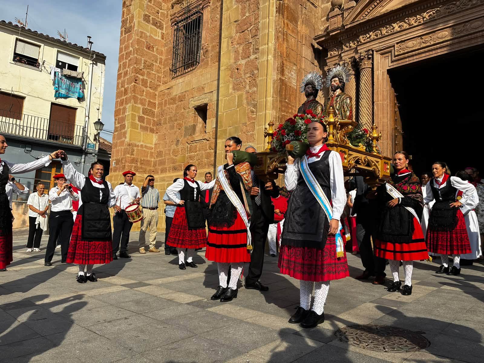Arnedo celebra sus fiestas en honor a San Cosme y San Damián con más de 200 actos hasta el viernes Arnedo celebra sus fiestas en honor a San Cosme y San Damián con más de 200 actos hasta el viernes