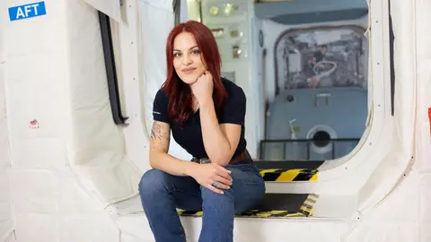 La astronauta en una foto de archivo La astronauta en una foto de archivo