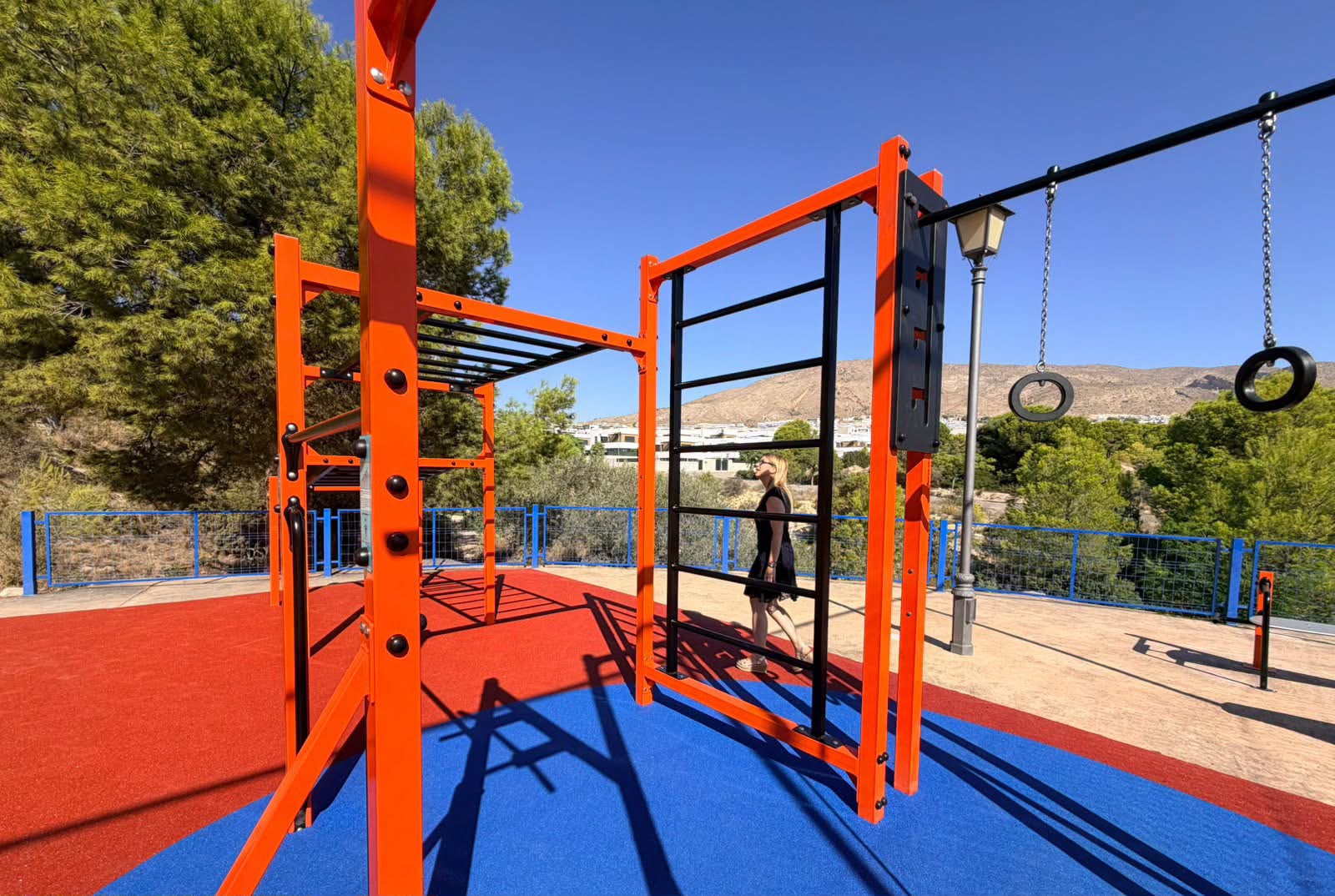 Renovación del parque infantil en la urbanización Terra Marina y un nuevo parque de calistenia en Finestrat Renovación del parque infantil en la urbanización Terra Marina y un nuevo parque de calistenia en Finestrat