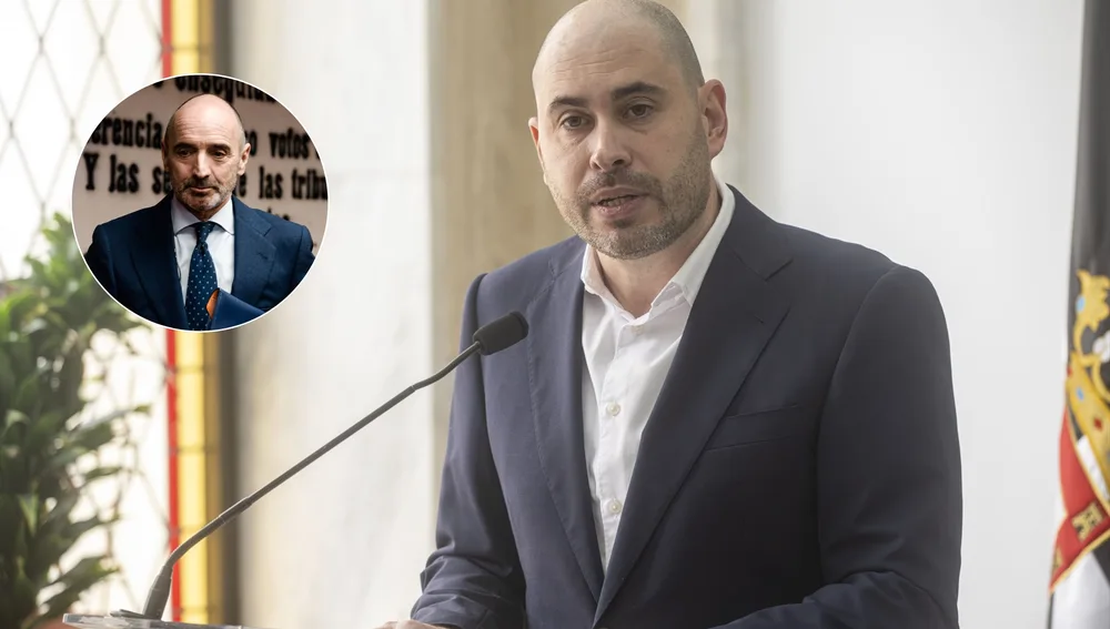 El ex delegado del Gobierno en Ceuta y Julio Martínez en un montaje El ex delegado del Gobierno en Ceuta y Julio Martínez en un montaje