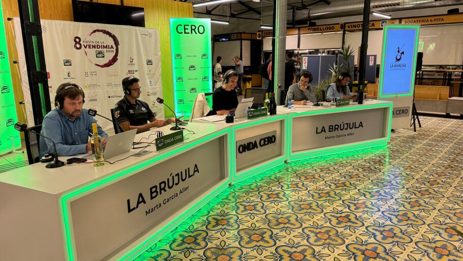 La tertulia de La Br&uacute;jula desde Tomelloso