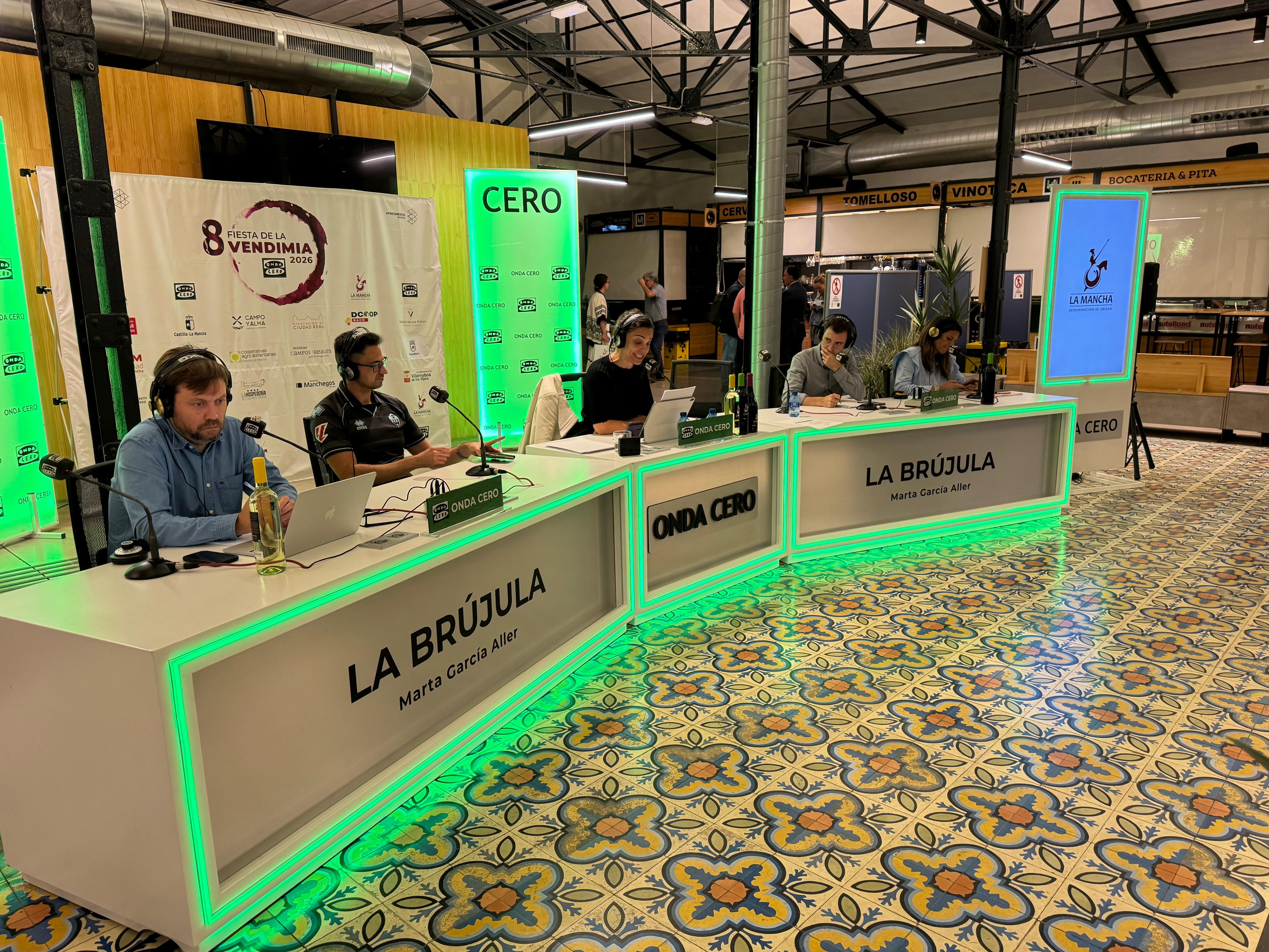 Portada de La Brújula