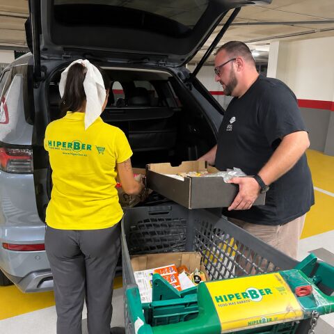 Hiperber dona mas de 74.000 kilos de alimentos a entidades sociales