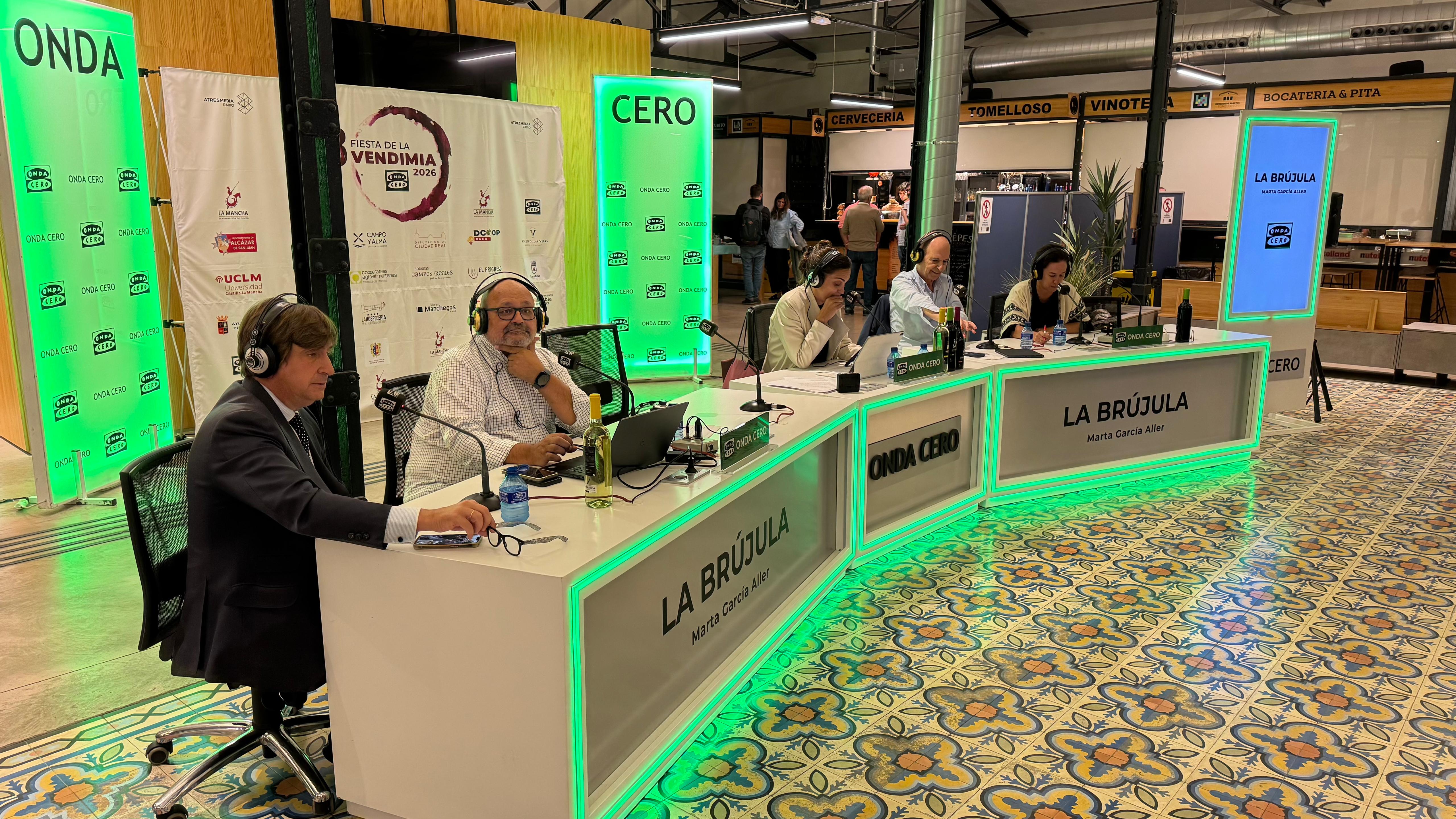Portada de La Brújula