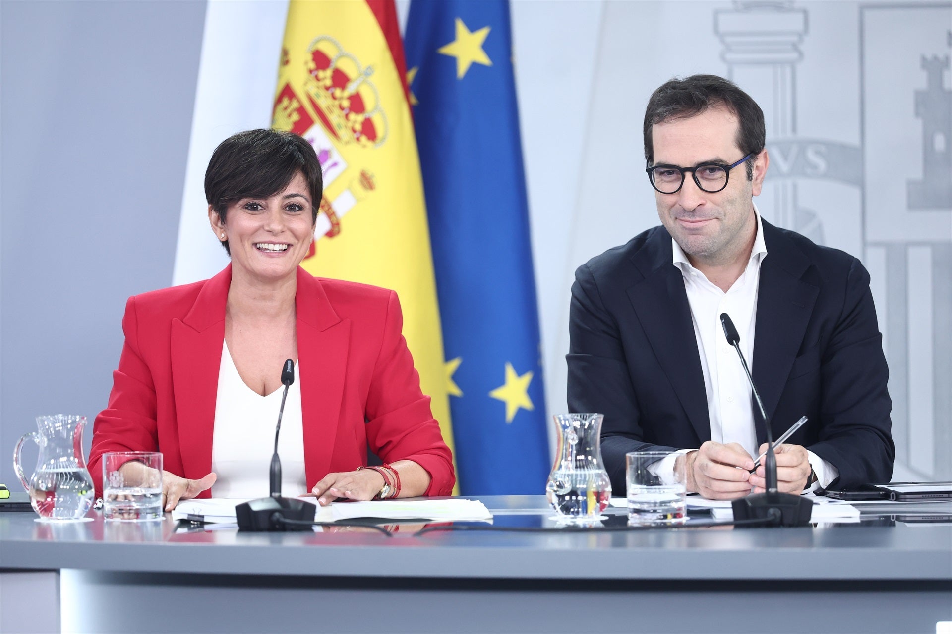 La ministra de Vivienda y Agenda Urbana, Isabel Rodríguez, y el vicepresidente primero y ministro de Economía, Comercio y Empresa, Carlos Cuerpo, durante la rueda de prensa posterior al Consejo de Ministros La ministra de Vivienda y Agenda Urbana, Isabel Rodríguez, y el vicepresidente primero y ministro de Economía, Comercio y Empresa, Carlos Cuerpo, durante la rueda de prensa posterior al Consejo de Ministros